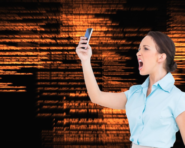 Photo composite image of angry classy businesswoman yelling at her smartphone