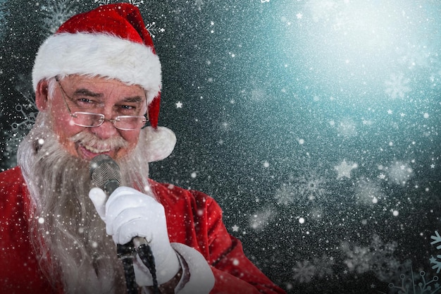 Композитное изображение санта-клауса, поющего рождественскую песню