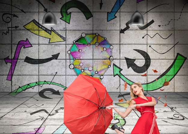 Foto immagine composita della donna glamour sorpresa che tiene un ombrello rotto in camera con frecce colorate sulle pareti