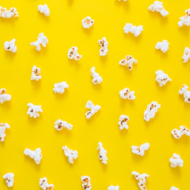 Foto composizione di popcorn