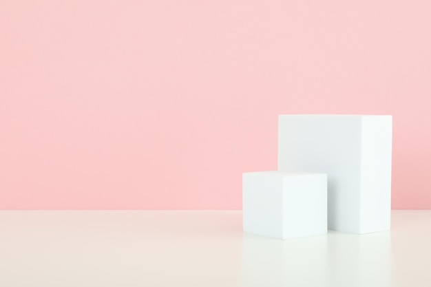 당신의 디자인과 광고를 위해 포디움과 함께 구성