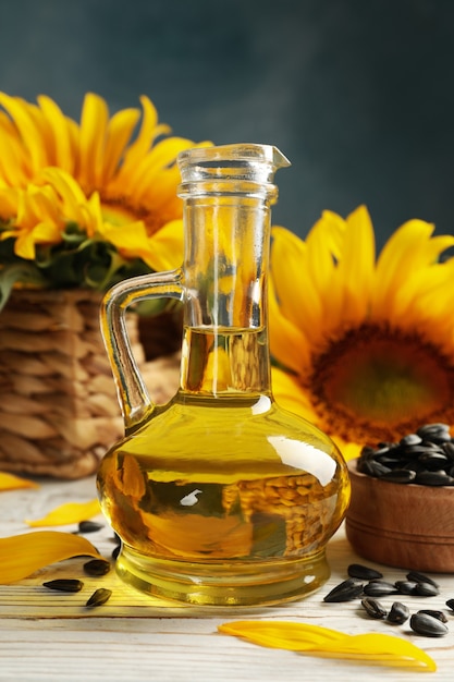 Composition with sunflower, seeds and oil