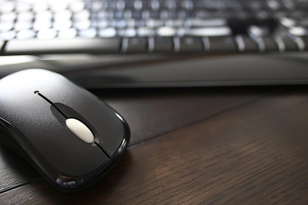 компьютерная мышь клавиатура / концептуальная деловая работа