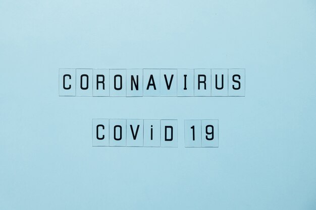 Foto concept coronavirus. prevenire o arrestare la diffusione del covid-19 in tutto il mondo. lettere