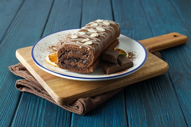 おいしい甘い食べ物のロールケーキのコンセプト