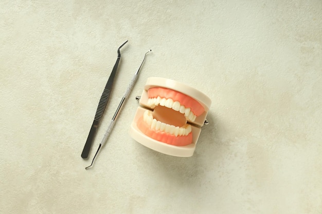 Concetto di cure odontoiatriche o vista dall'alto per la cura dei denti