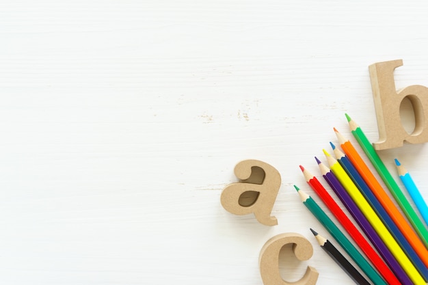 Foto concetto di educazione o ritorno a scuola