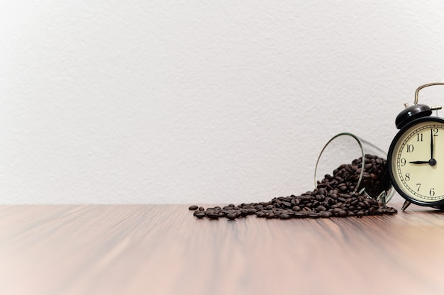 Photo concept of energy from coffee beans is at the desk