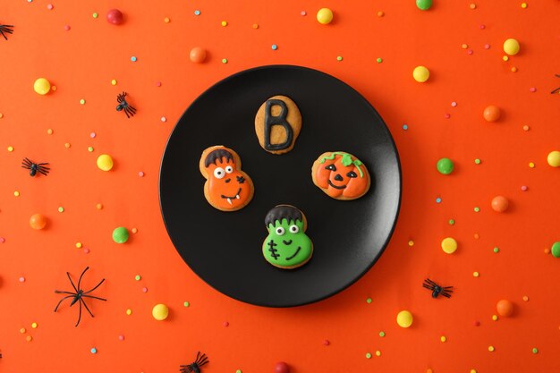 Foto concetto di dolci di halloween dolci divertenti vista dall'alto