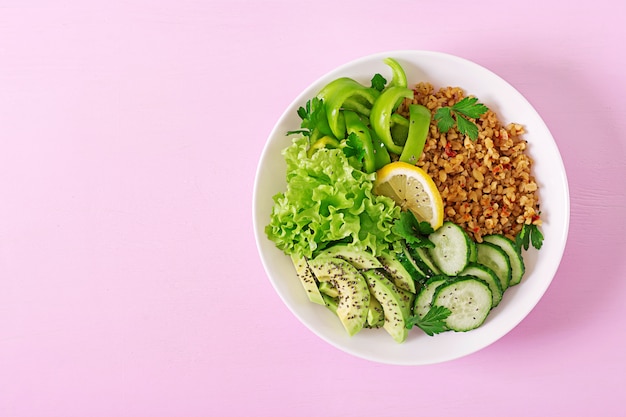 Concetto cibo sano e stile di vita sportivo. pranzo vegetariano mangiare sano.