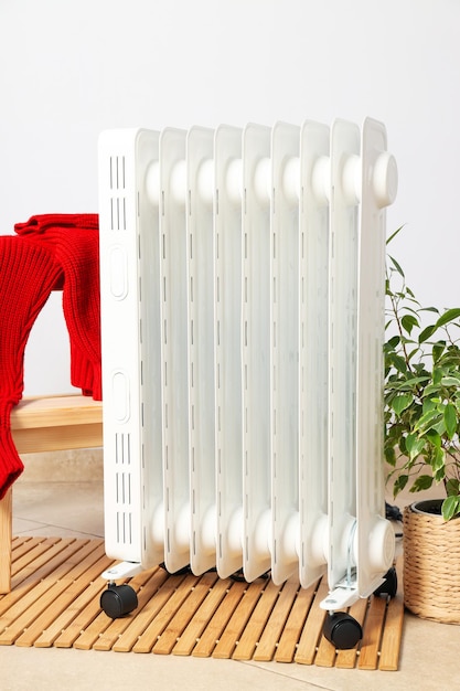 방에 난방 시즌 현대 전기 히터의 개념