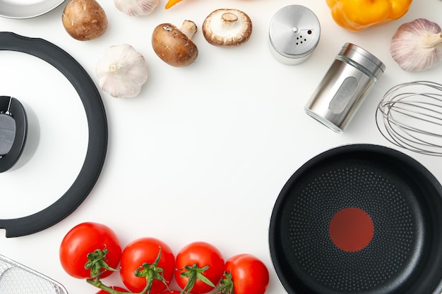 Foto concetto di forniture per la cucina e piatto da cucina