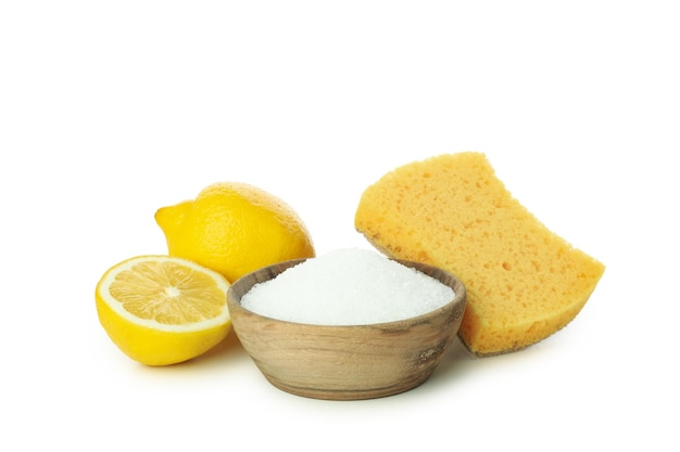 Концепция бытовых чистящих средств лимонной кислоты, изолированные на белом фоне