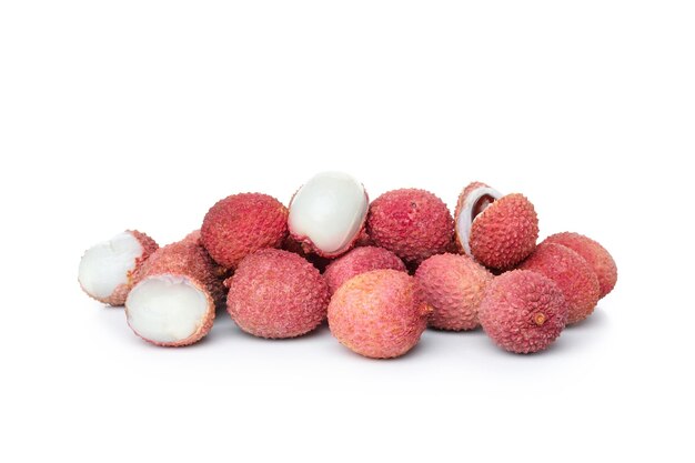 Foto concetto di gustosa e deliziosa frutta esotica lychee isolato su sfondo bianco