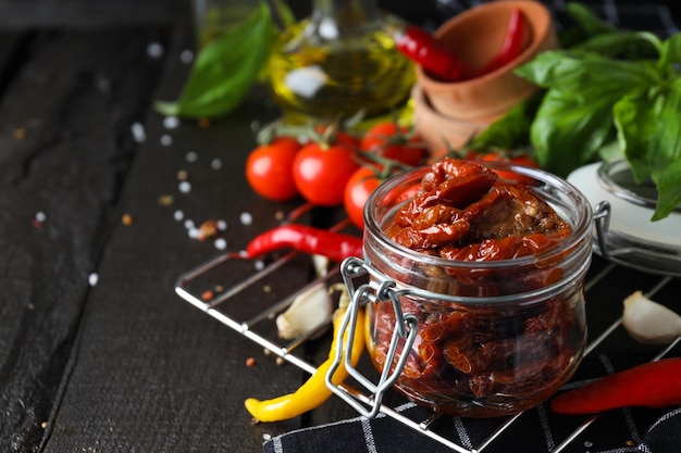 Foto concetto di cibo gustoso delizioso pomodoro secco