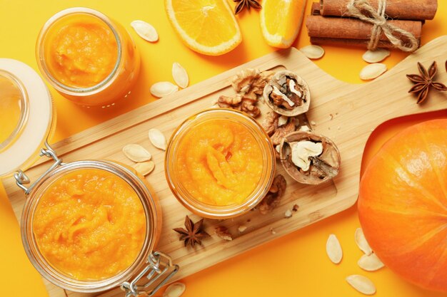 Концепция вкусного пищевого тыквенного варенья сверху