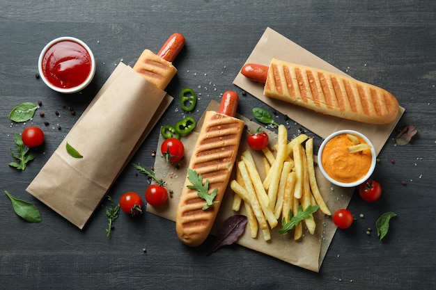 フランスのホットドッグとおいしい料理のコンセプト