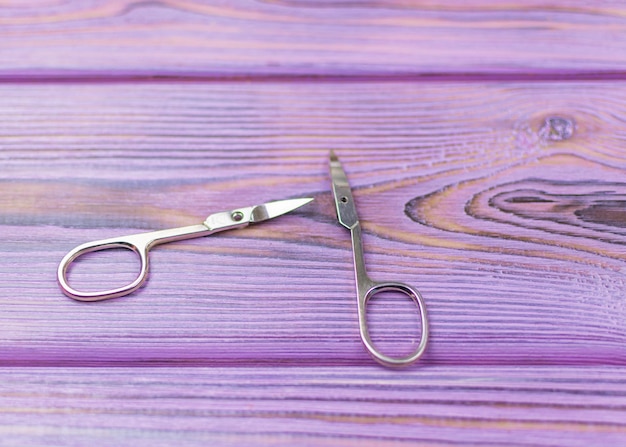 Foto il concetto di una manicure senza successo forbici rotte