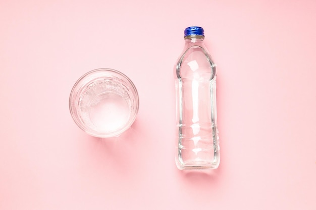 Concept van dorst en versheid zoet water bovenaanzicht