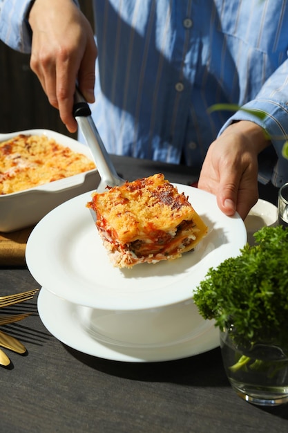 Concept van heerlijke Italiaanse keuken eten Lasagne