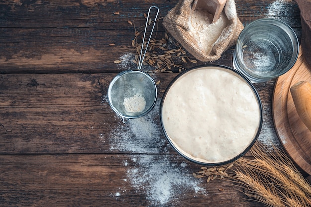 Concept van het maken van brood met ingrediënten