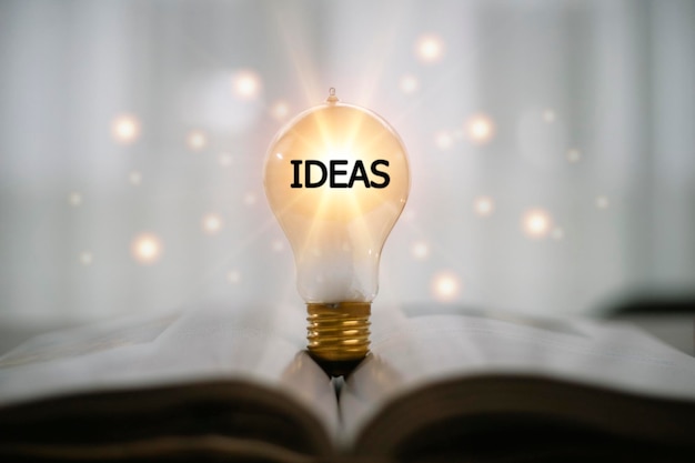 Concept van ideeën voor het presenteren van nieuwe ideeën Geweldige inspiratie en innovatie nieuw begin