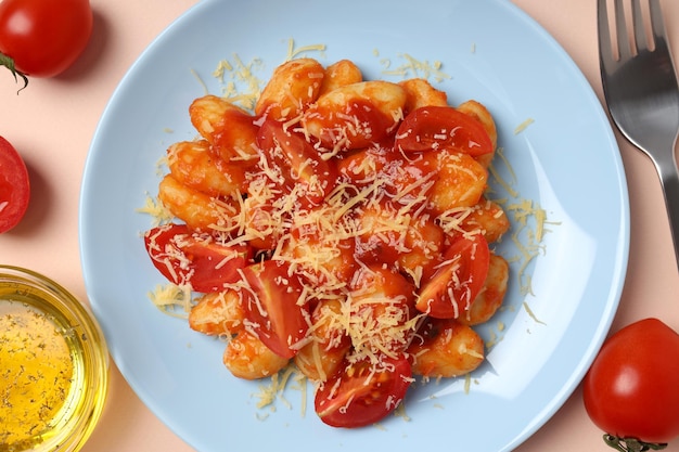 Concept van lekker eten met gnocchi bovenaanzicht