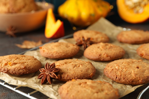 Concept van lekker eten met pompoenkoekjes, close-up.