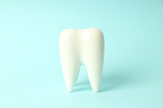 Concept van tandheelkundige zorg op blauwe achtergrond