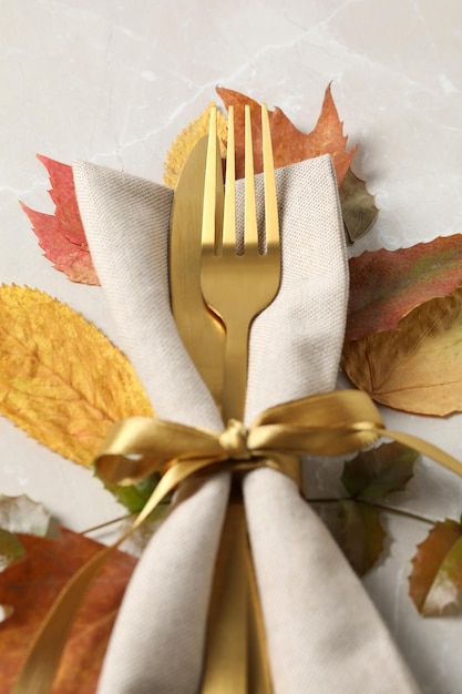 Concept van thanksgiving day herfst tafel instelling close-up