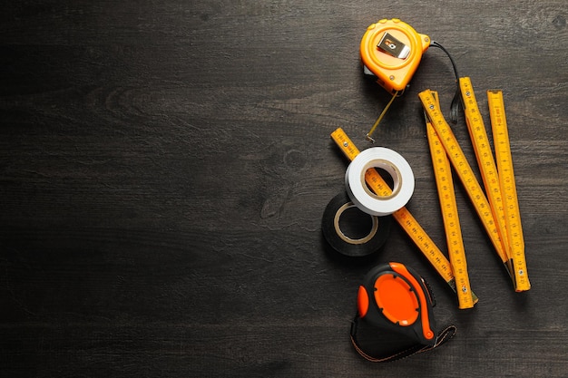 Concept van verschillende technische benodigdheden en gereedschappen voor werkaccessoires