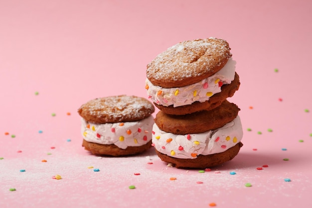 Concept van zoete voedsel smakelijke koekjes met ijs