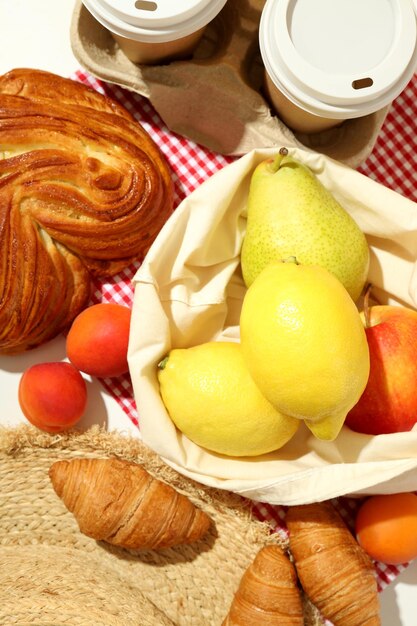 Concetto di splendida giornata fuori al picnic