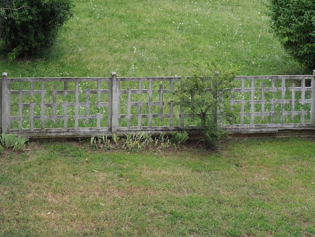 Concrete garden fence