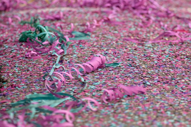 Confetti op de grond