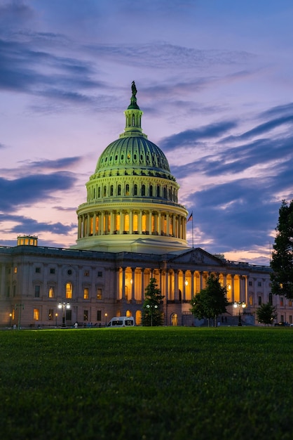 Congres in Washington DC Capitol gebouw Capitol met zonsondergang in Washington D.C. Capitol Hill Street