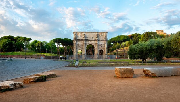 Photo constantine arch in rome