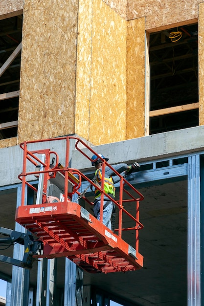 Constructieframes in houten gebouwen en huizen