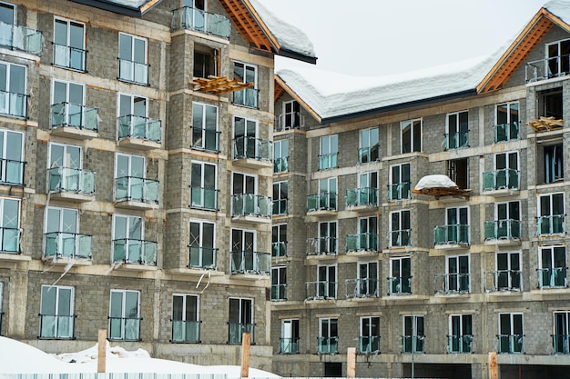 Construction of a hotel building in a ski resort