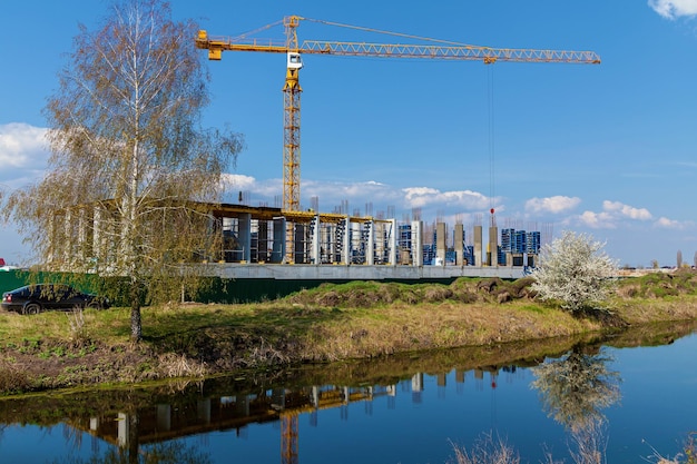 Construction of monolithic multistorey buildings