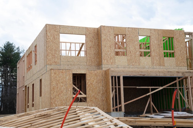 construction of a plywood house