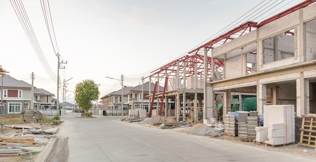 Nuova casa residenziale della costruzione in corso al cantiere