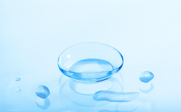 Contactlenzen met waterdruppels