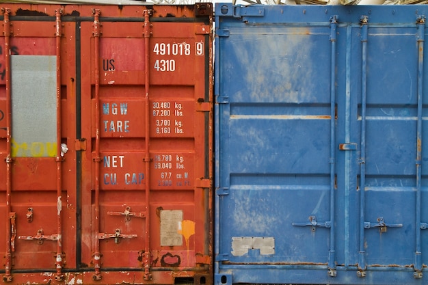 Foto container blauw en rood