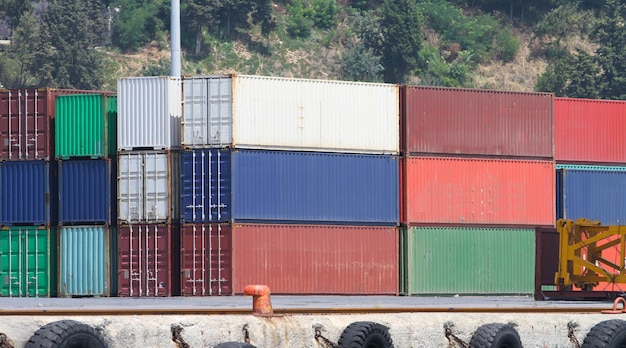 Containers in een haven