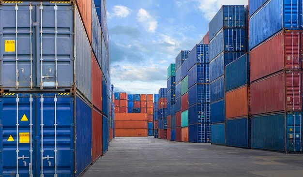 Containerwerf in de import-export