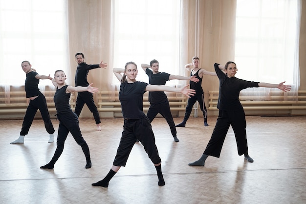 Contemporary Dancers Rehearsal