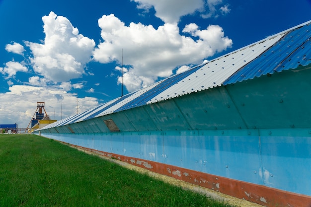 A conveyor with a length of several kilometers for transporting potash ore to a processing plant