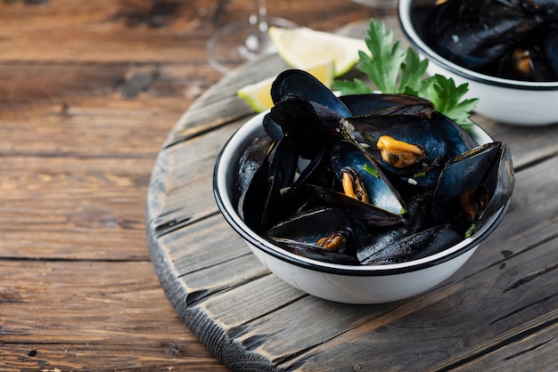 Cooked mussels with parsley