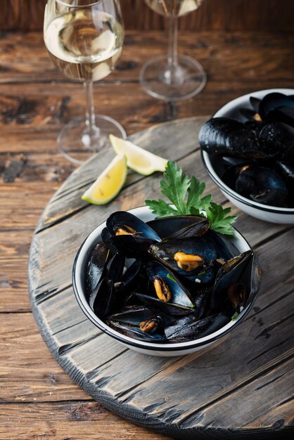 Cooked mussels with parsley